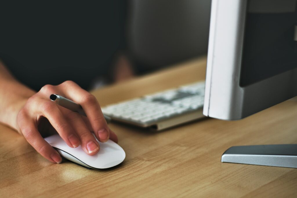 stock_services3 Pexels Vojtech Okenka 127162 392018 1024x683